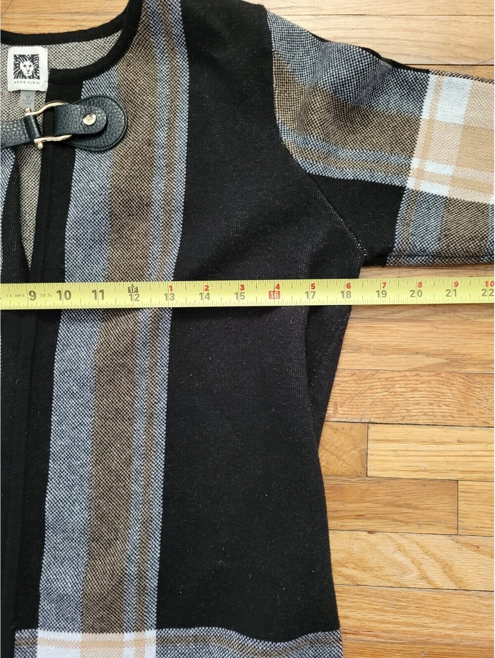 Anne Klein Plaid Longline Cardigan Sweater Jacket M Black Tan Gray Buckle Closur - Picture 2 of 9